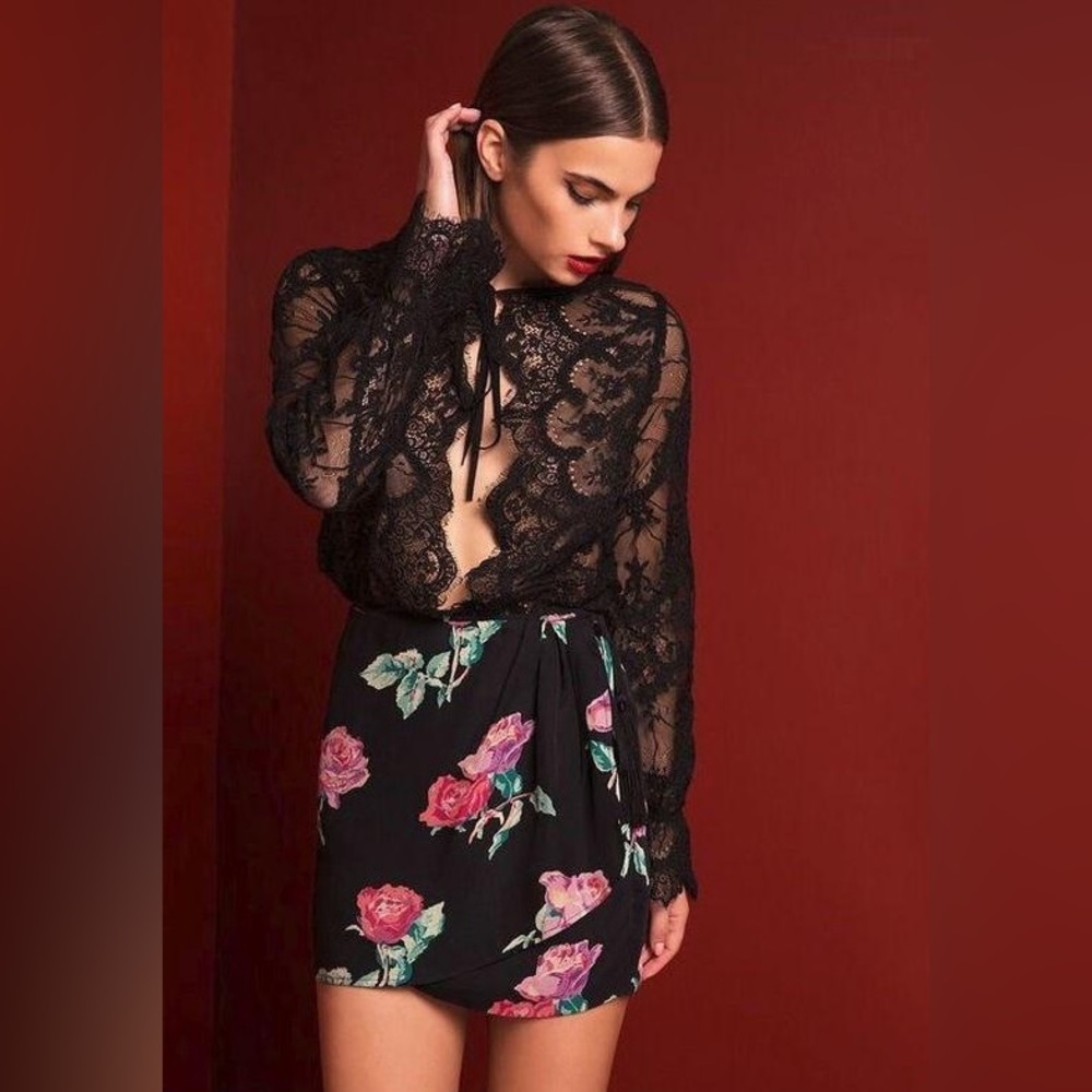Stone Cold Fox Ruby Skirt Size 2 Black Peony